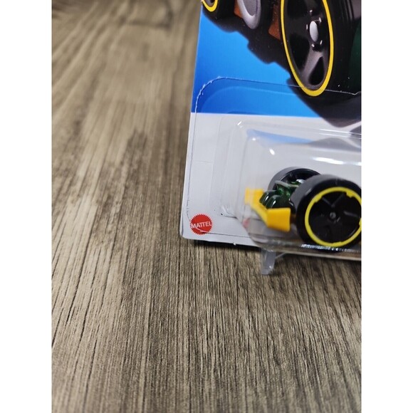 Hot Wheels Flippin Fast HW Celebration Racer Race Car 1:64 Diecast Toy Car 2024 - Picture 3 of 4